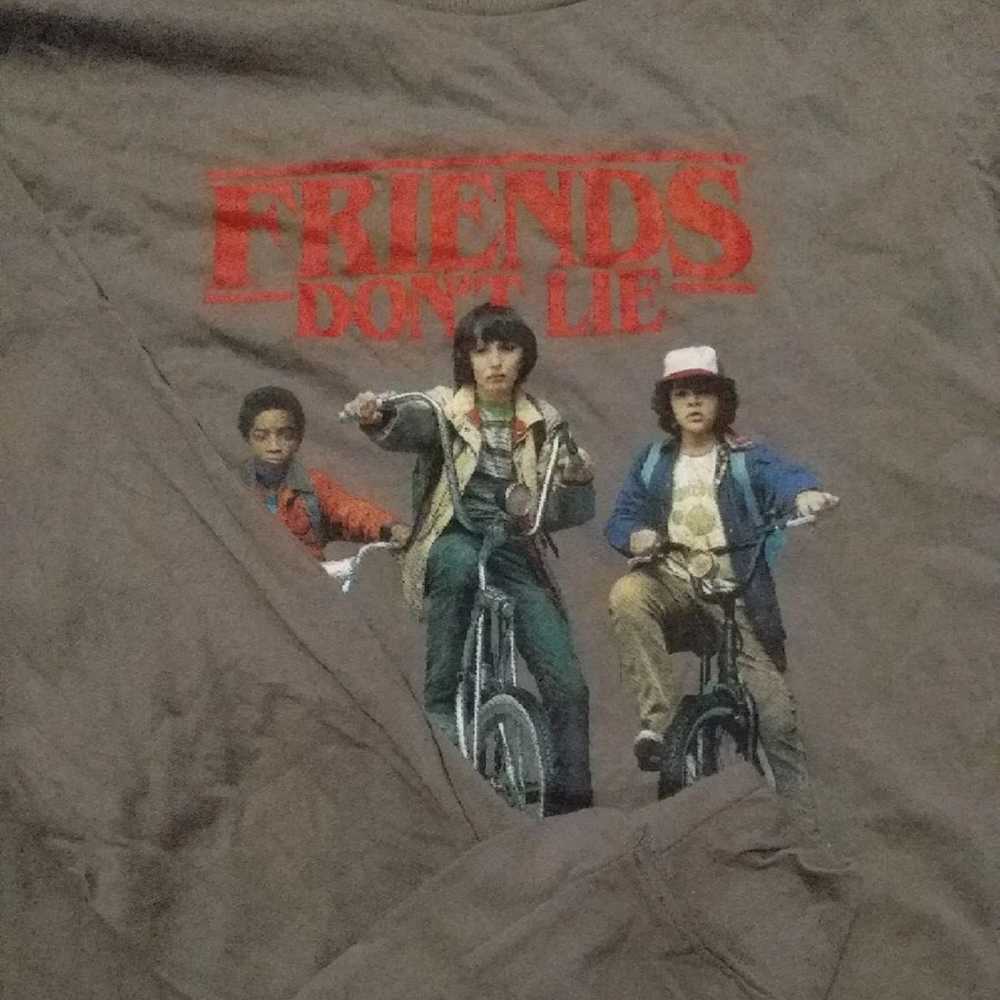 Woman's XL Stranger Things T-shirt